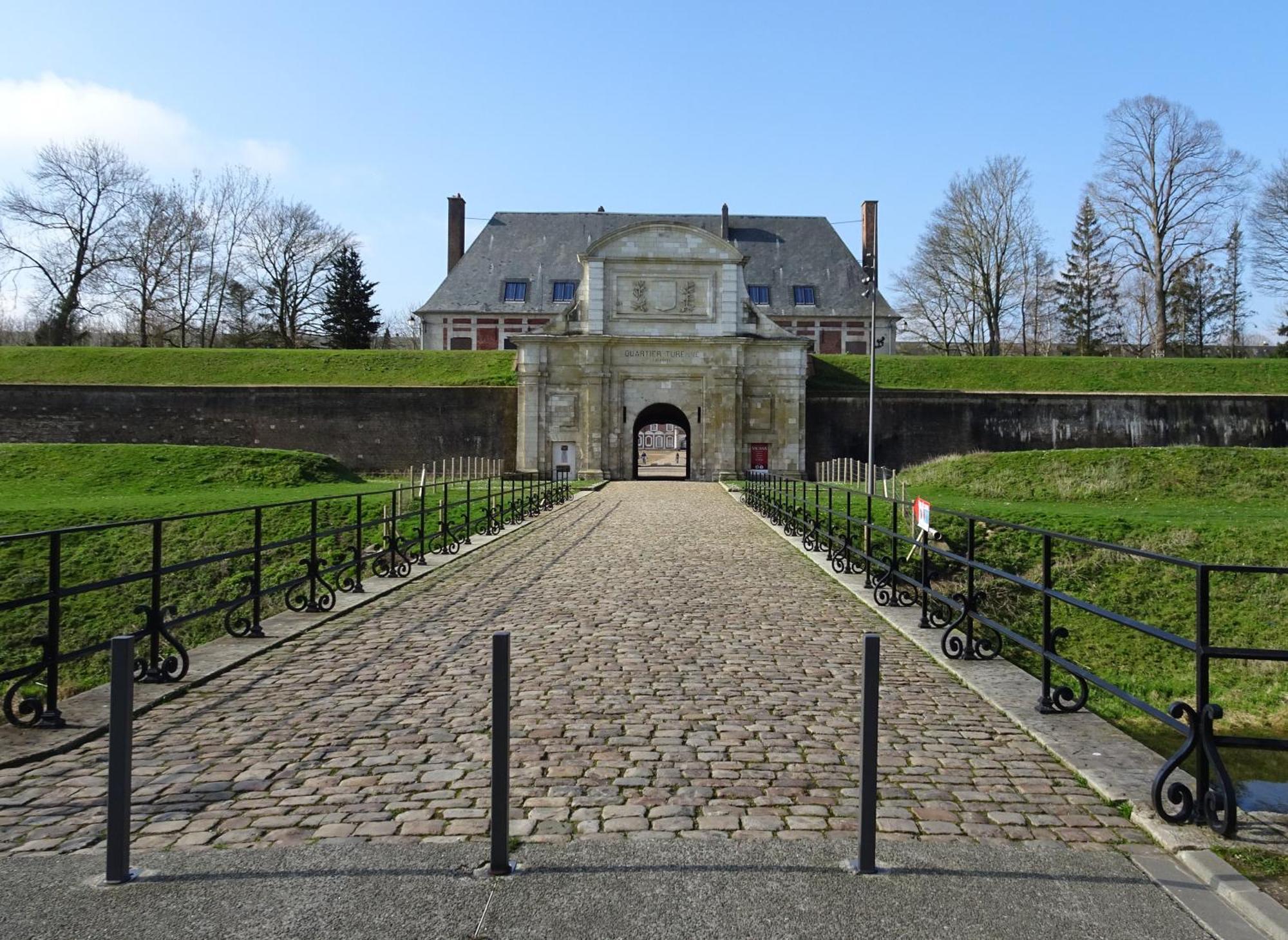 La Ruche Arrageoise - Parking Gratuit - Cozy - Grand Lit - Long Sejour Arras Exterior foto